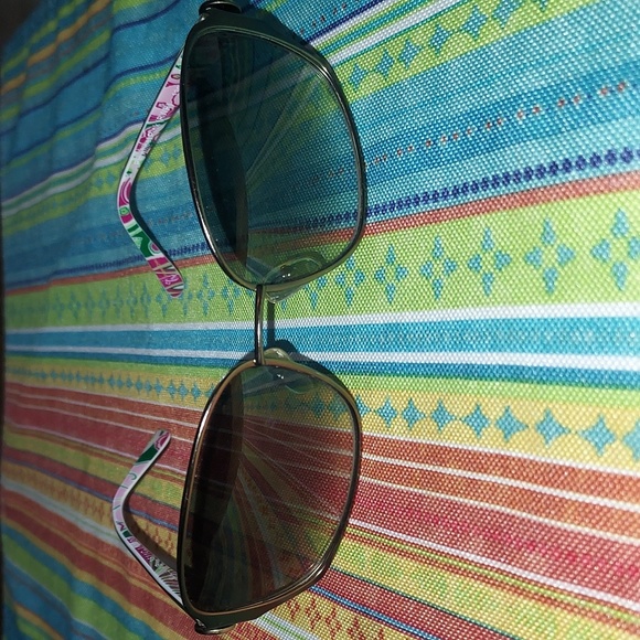 Vera Bradley Accessories - Vera Bradley Pinwheel Pink sunglasses